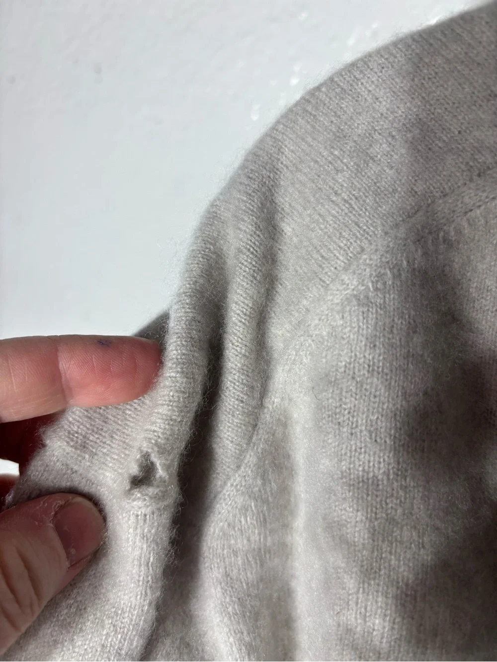 J crew women’s medium 100% cashmere v neck relaxed sweater gray capsule minimal